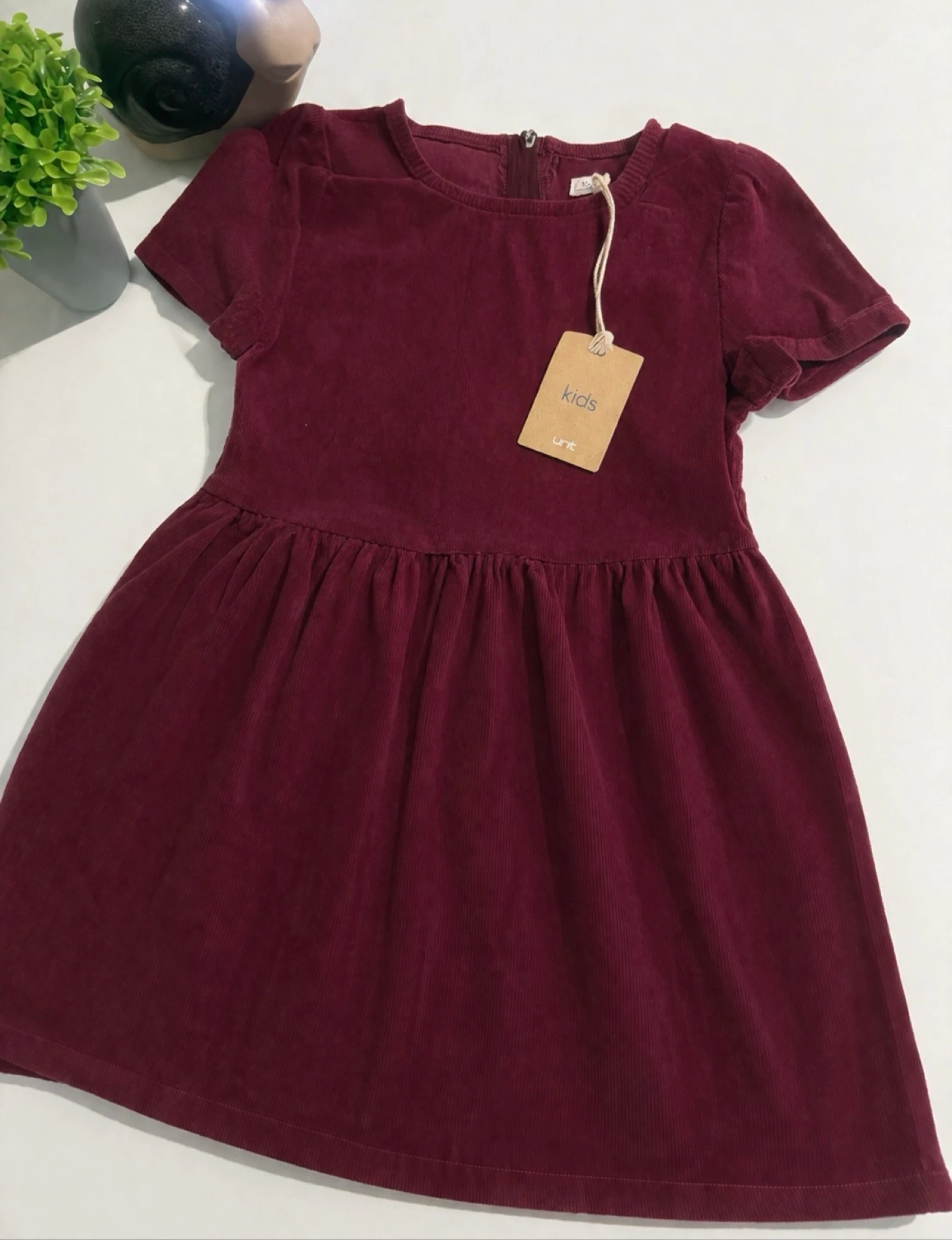 * Vestido de pana para niña con etiqueta / Brand new with tags.